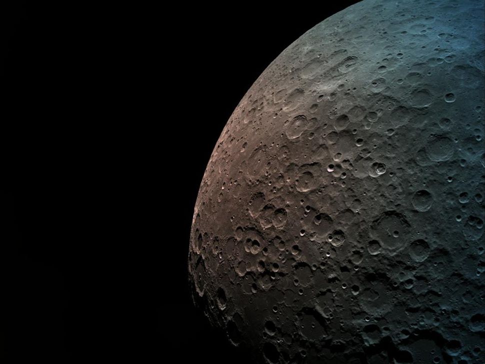 Israeli Moon Lander Poised for Lunar Touchdown Thursday