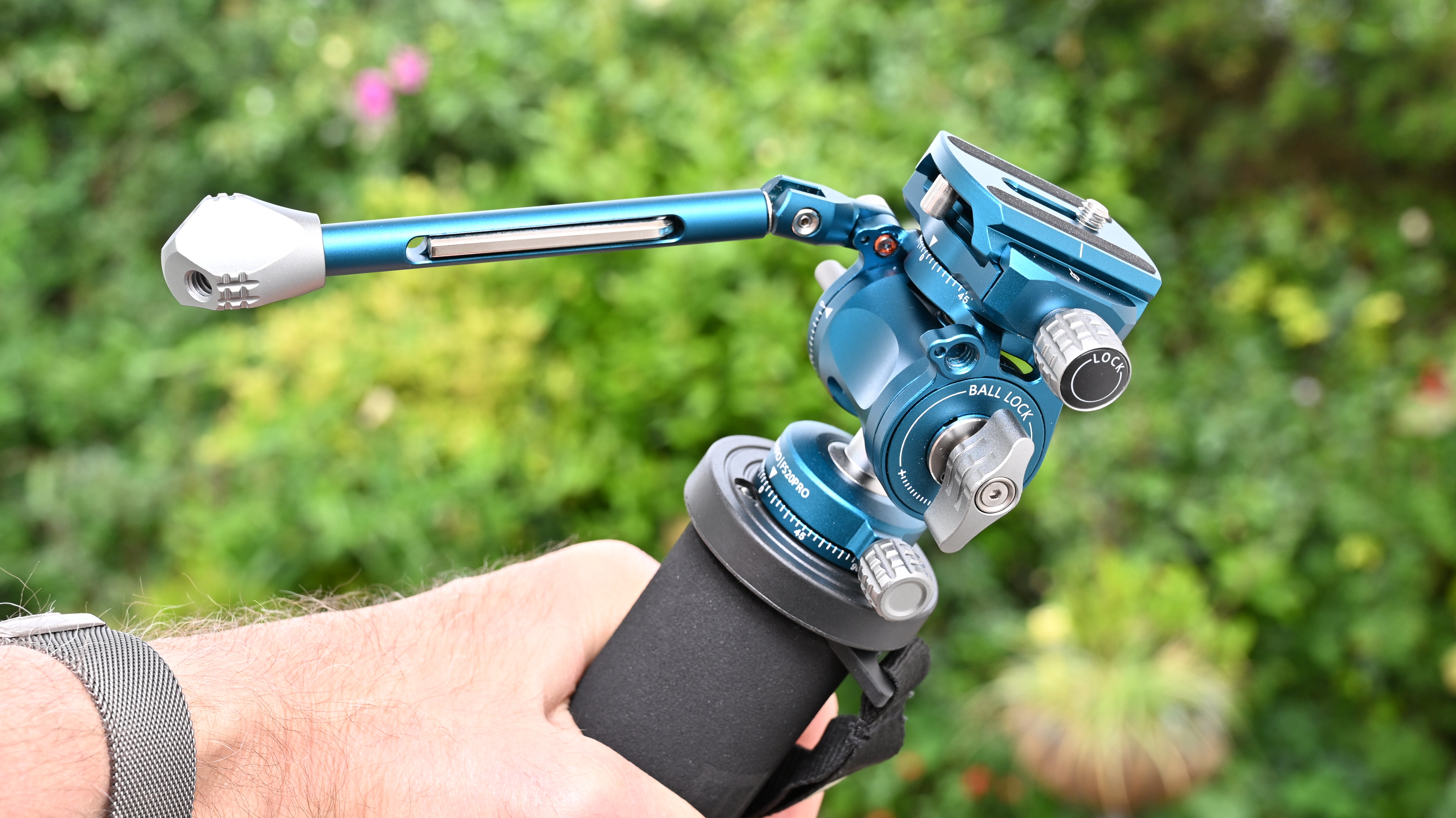 Benro A48FD Series 4 Aluminum Monopod with 3-Leg Locking Base