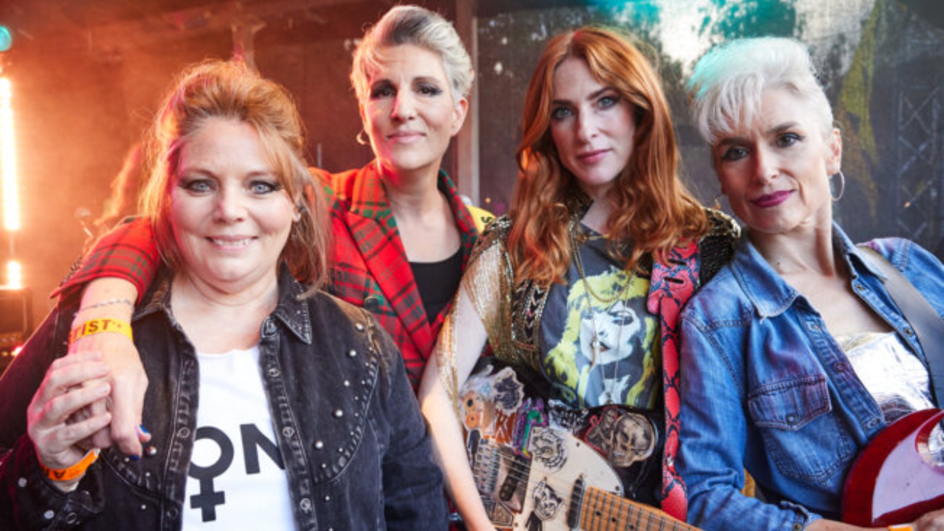 Beth Thornton (JOANNA SCANLAN), Holly Gaskell (TAMSIN GREIG), Kitty Eckersley (ROSALIE CRAIG), Yvonne Vaux (AMELIA BULLMORE)
