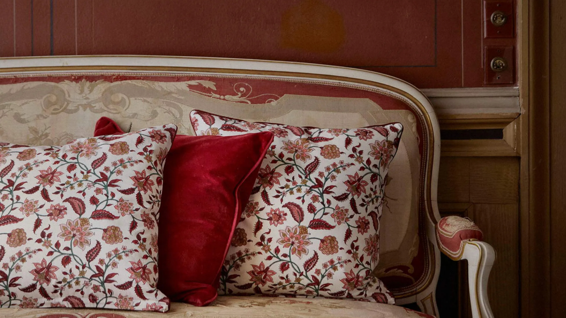 Chintzy cushions