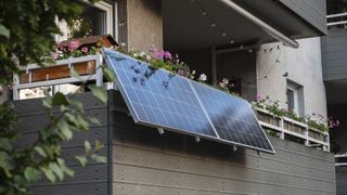 Balcony solar panel