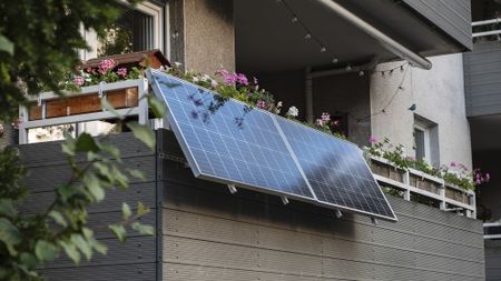 Balcony solar panel
