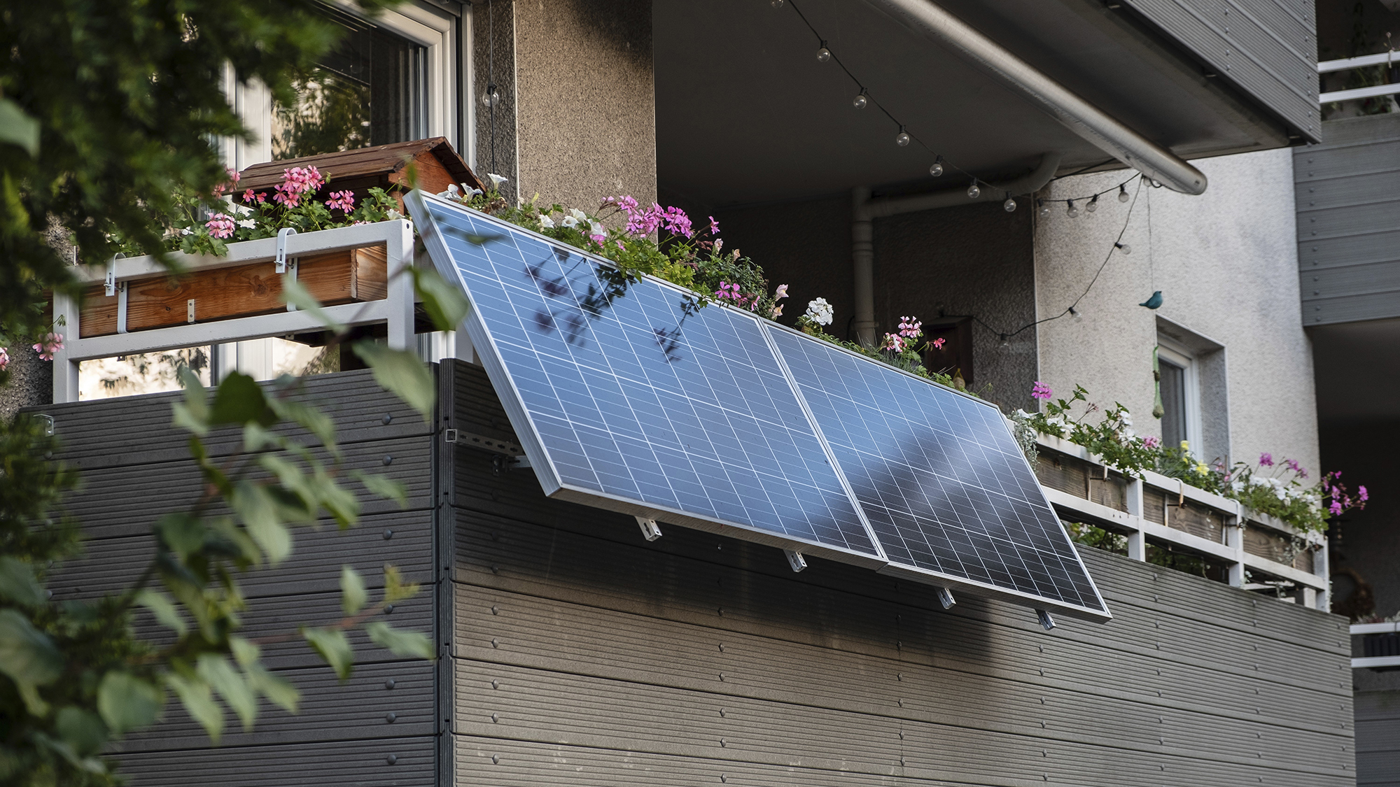 Balcony solar panel