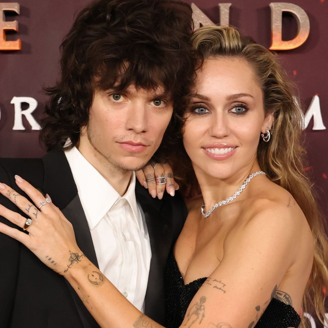 Miley Cyrus seemingly debuted her engagement ring at the Avatar world premiere on Dec. 1 