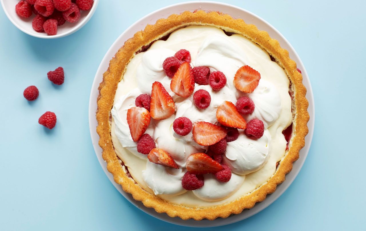 Strawberry trifle cake