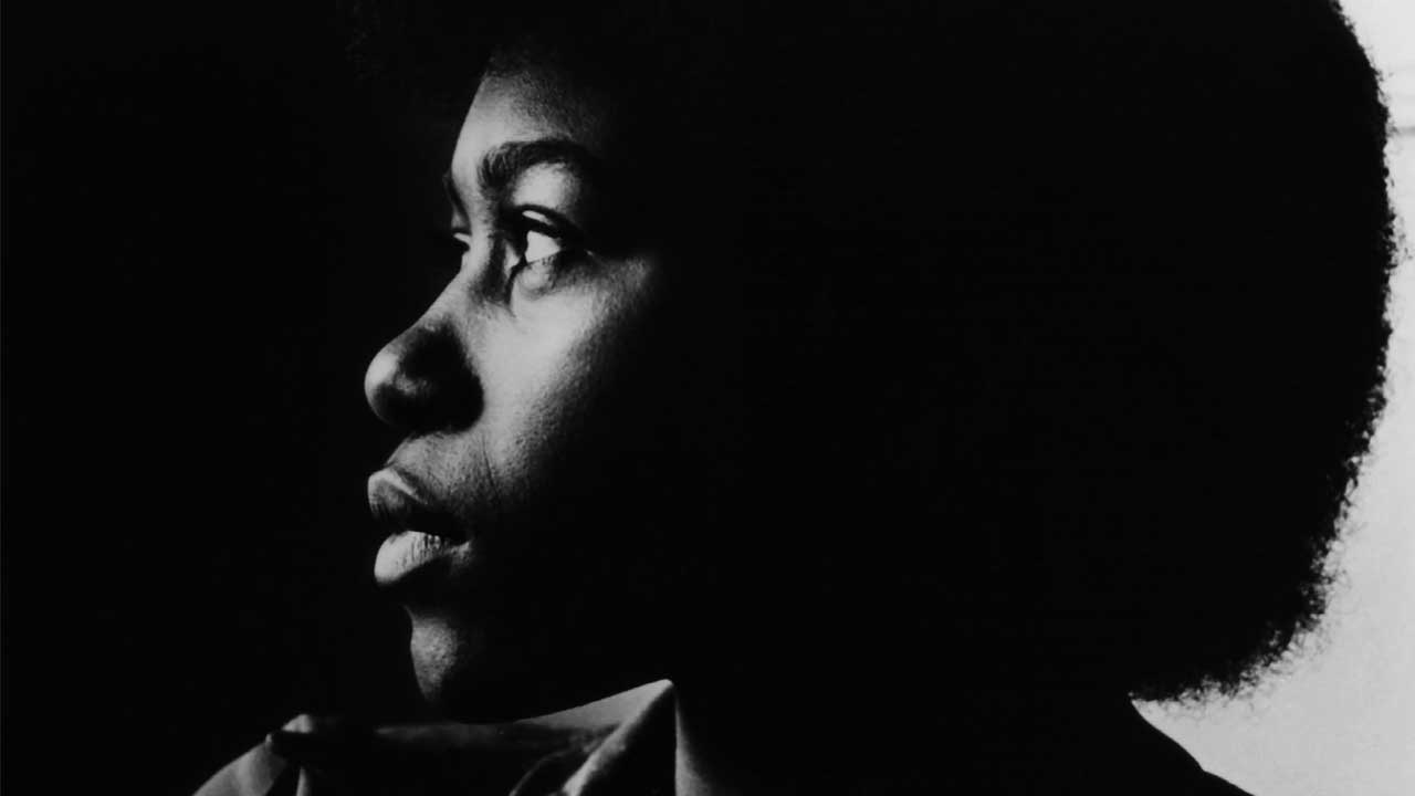 Joan Armatrading headshot
