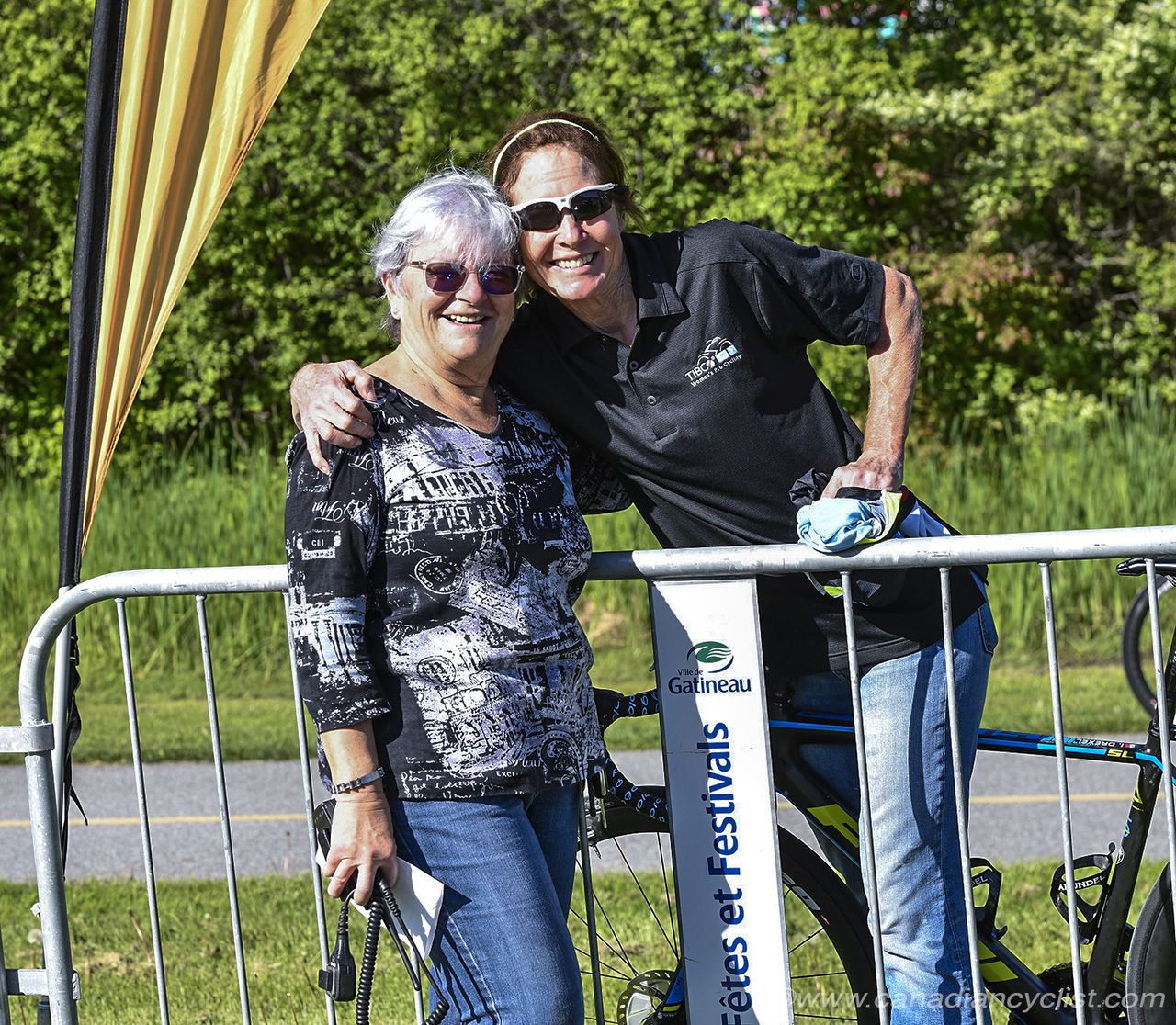 Canadian Hall of Famers Louise Lalonde (Race organizer and UCI official) and Linda Jackson (Team Tibco owner)