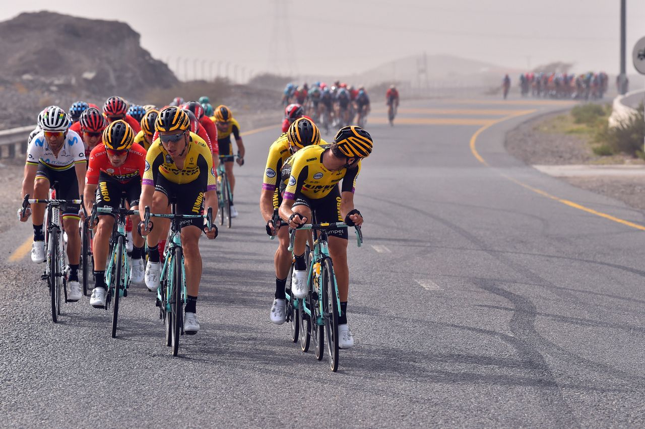 The peloton splits in the crosswinds