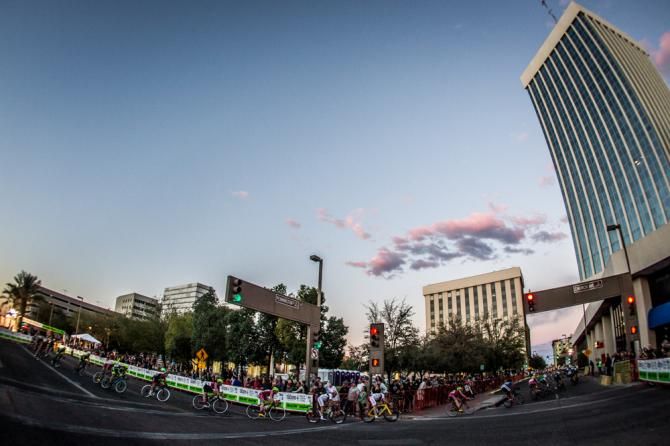 The field gets strung out through downtown Tucson.