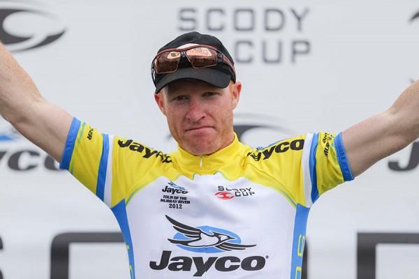 Joel Pearson (Genesys) keeps hold of his leader's jersey at the end of the criterium in Moama