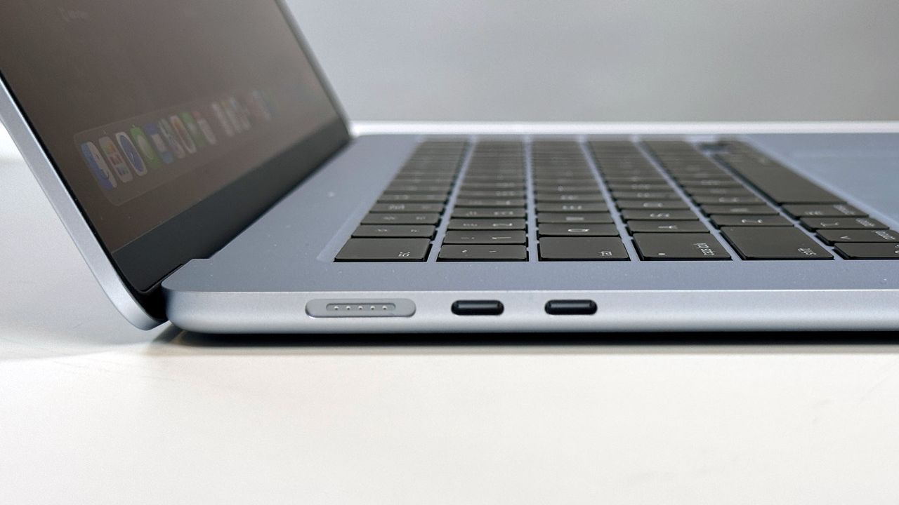 MacBook Air (M4, 2025)