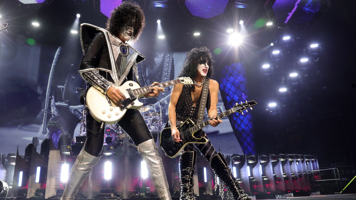 Tommy Thayer and Paul Stanley playing with Kiss in 2023