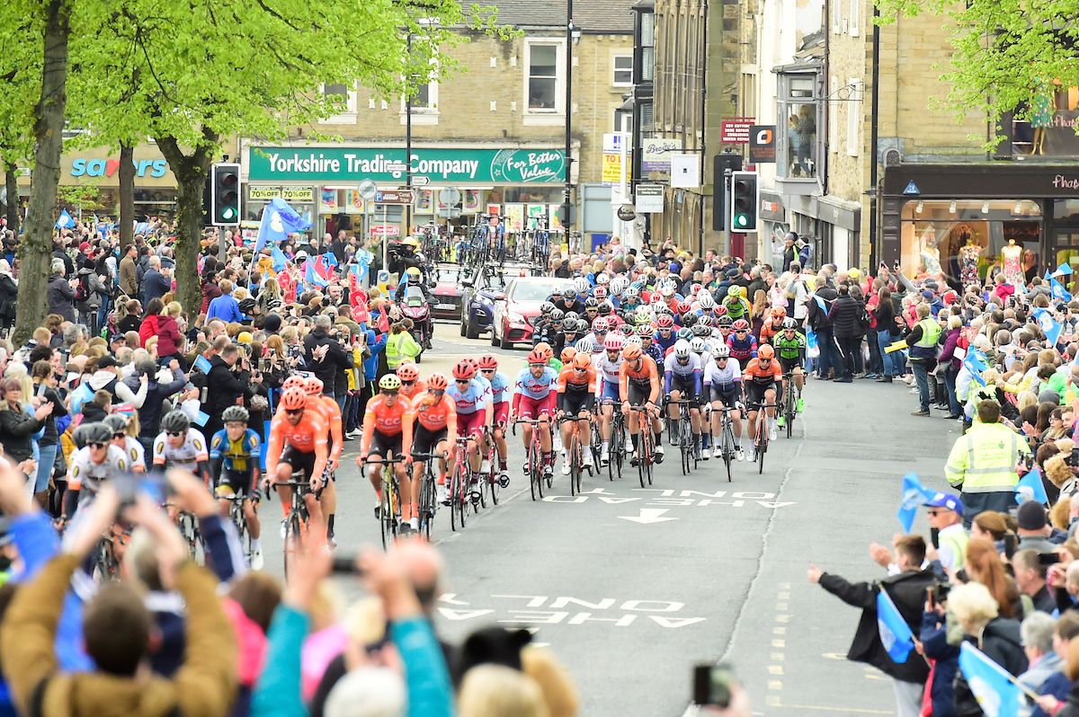 CCC and Katusha lead the peloton