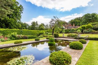 Fredley manor gardens