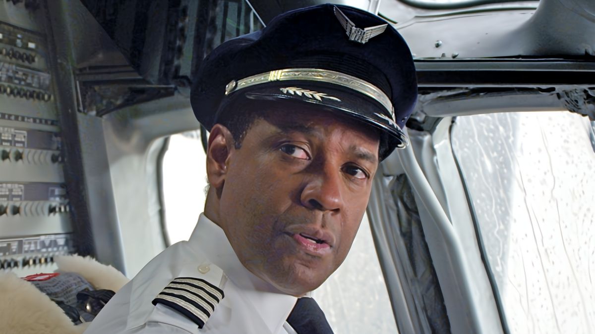 Denzel Washington in Flight (2012)