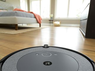 iRobot i3 vacuuming
