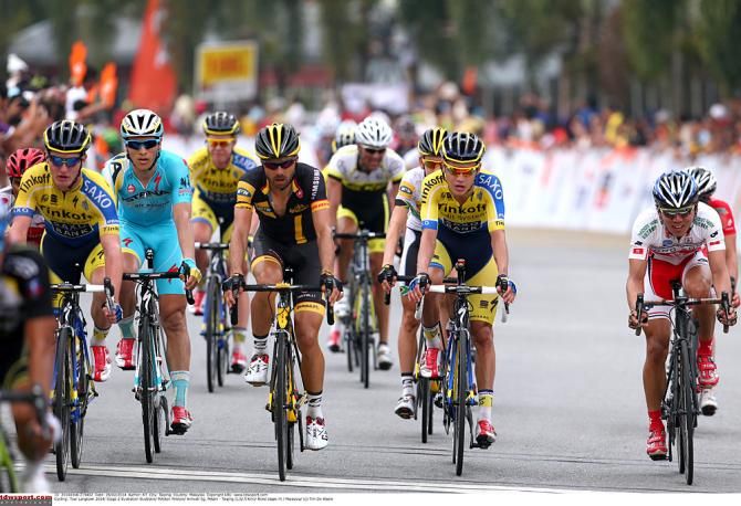 The peloton rolls through the finish on stage 2