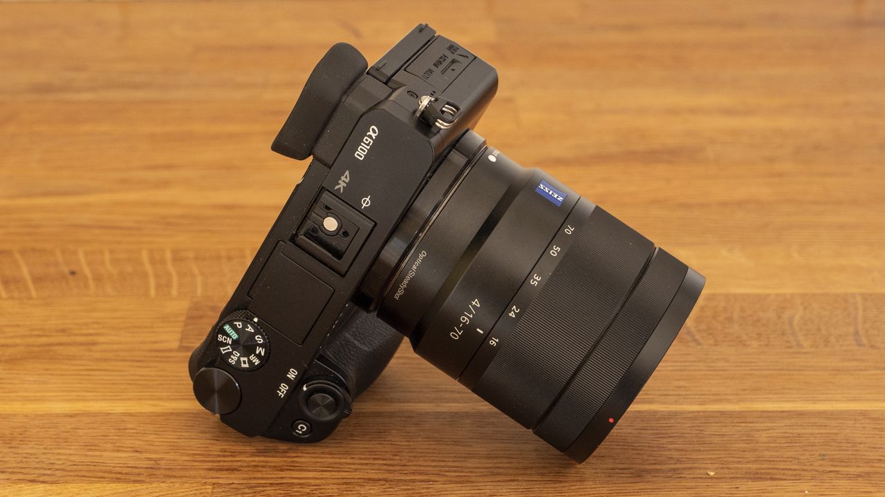 Sony A6100
