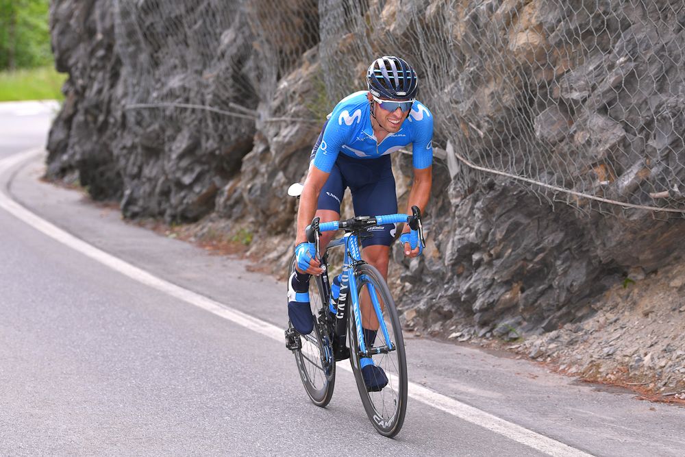 Mikel Landa rides alone near the end of stage 5 at Tour de Suisse
