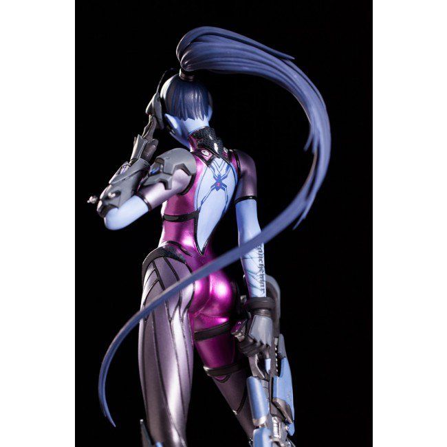 widow maker statue