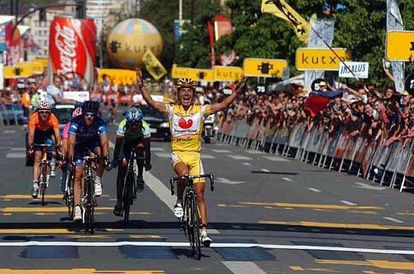 Oh yeeeah! Rodriguez is a happy man as he crosses the line for second behind his teammate Zaballa