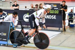 Jeffrey Hoogland rips out of the gates for his kilo world record