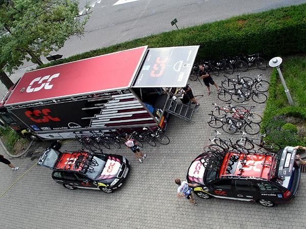 The mechanics were working in excellent weather conditions