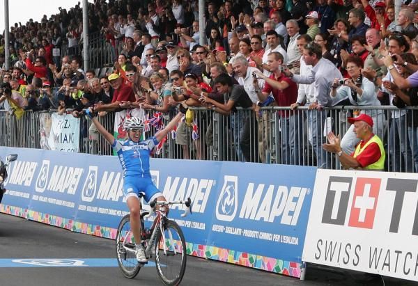 Tatiana Guderzo enjoys the applause of Italian supporters, close to home.