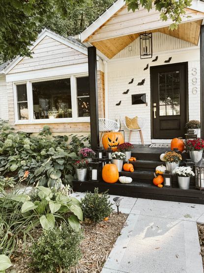 Outdoor Halloween decor: 14 frightfully chic ideas