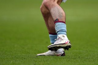 Jack Grealish, small shinpads