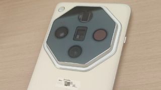 Octagon shaped camera bump on the Find X7 Pro