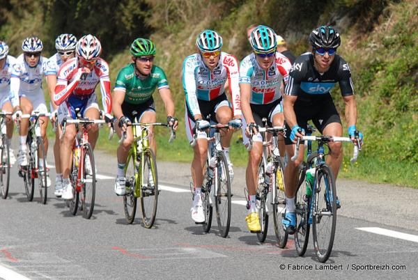 Team Sky does some work
