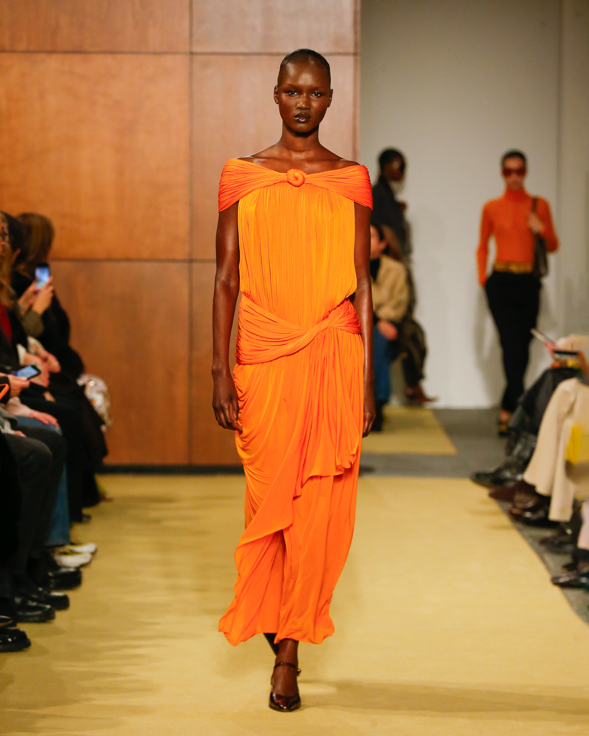 Tory Burch F/W 26 runway model.