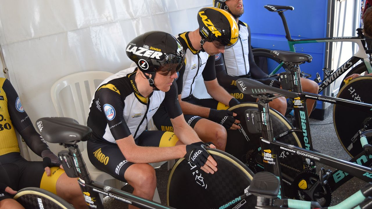 Steven Kruijswijk wears an ice vest to keep core body temperature down ahead of the start