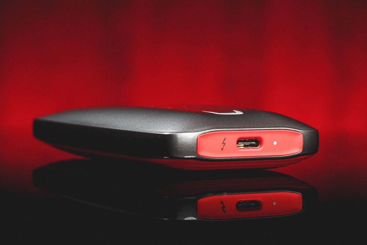 Samsung 1TB Portable SSD X5 Review: Leading Edge Performance