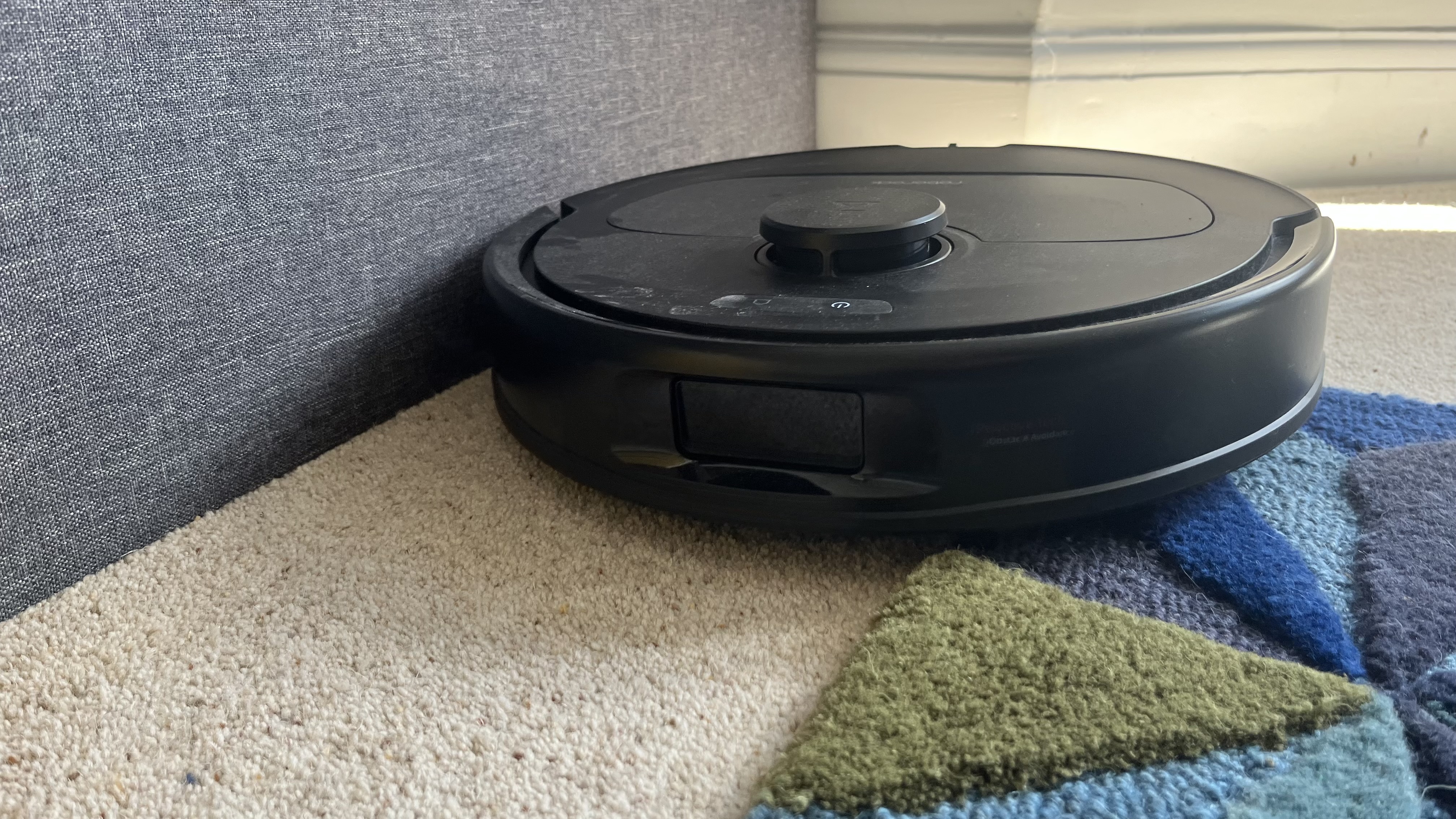 roborock Qrevo S Pro transitions perfectly between floor types