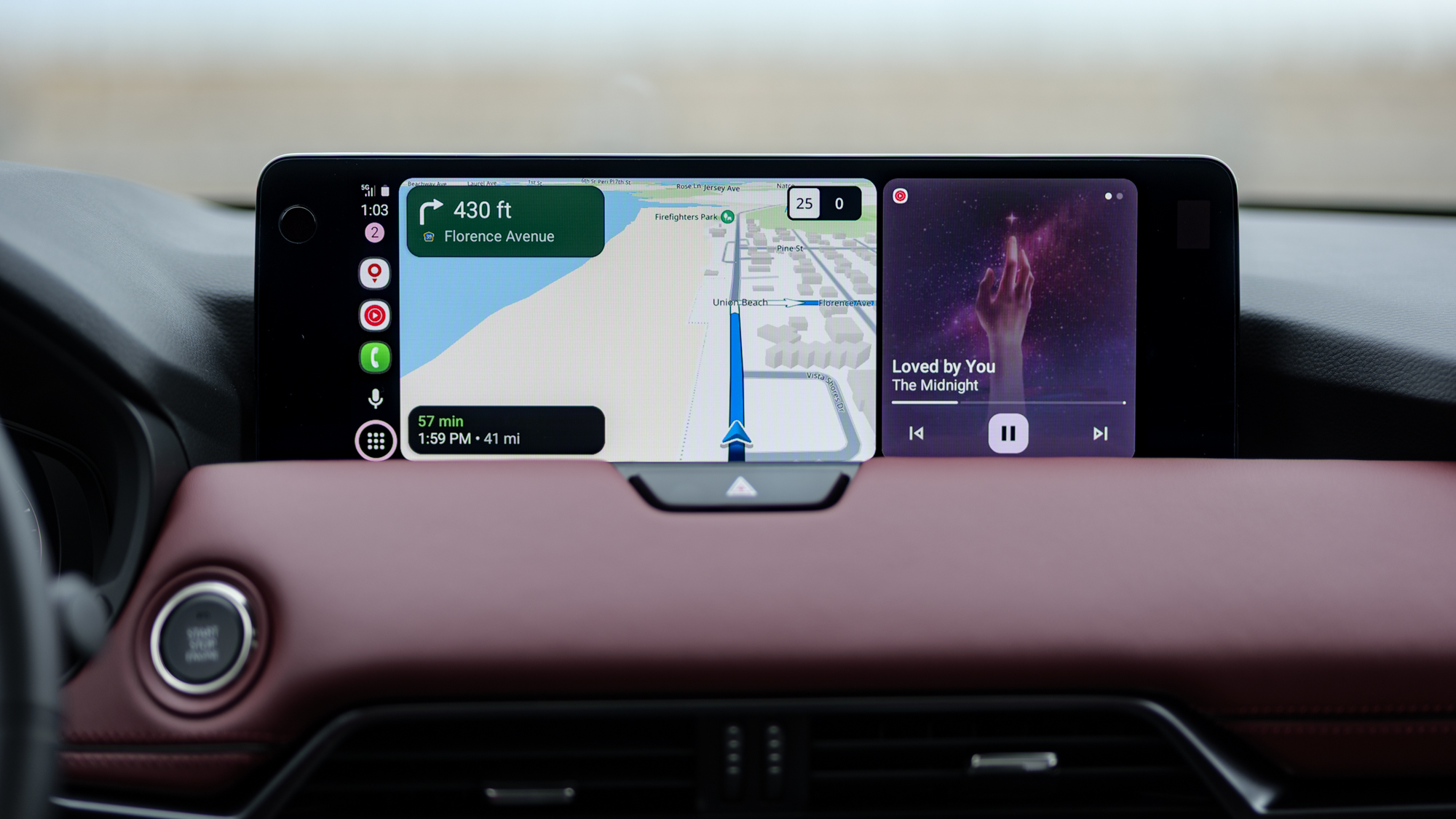 TomTom app running in Android Auto.