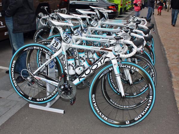 Ag2r-La Mondiale is again using its light and snappy Kuota KOM frames.