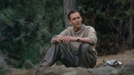 Tom Hiddleston as Edmund Hillary in Tenzing 