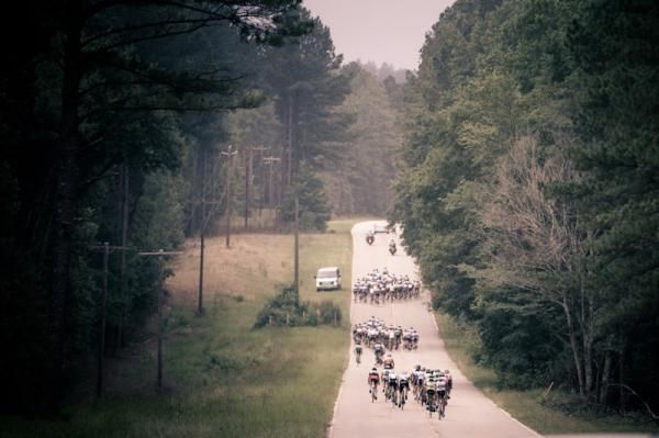 The men's field begins to split.