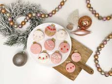 ornament christmas cookies