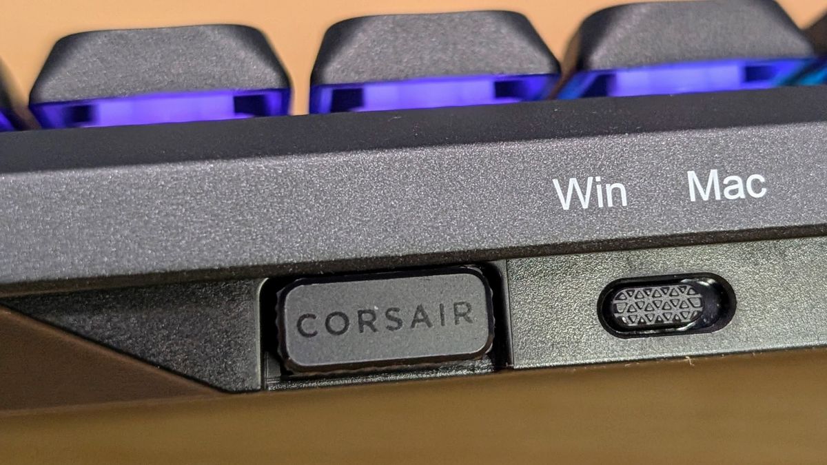 Corsair Vanguard Air 99 Wireless dongle close up.