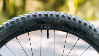 Details of the Hunt E-All Mountain wheel