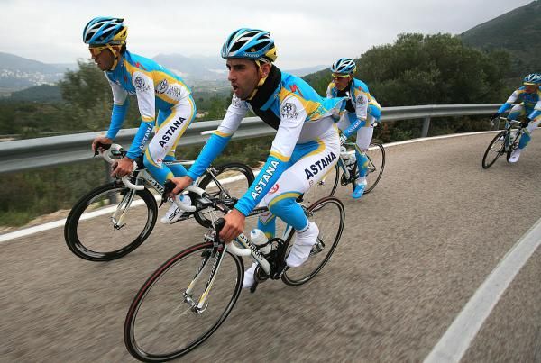 Alberto Contador climbs with his teammates