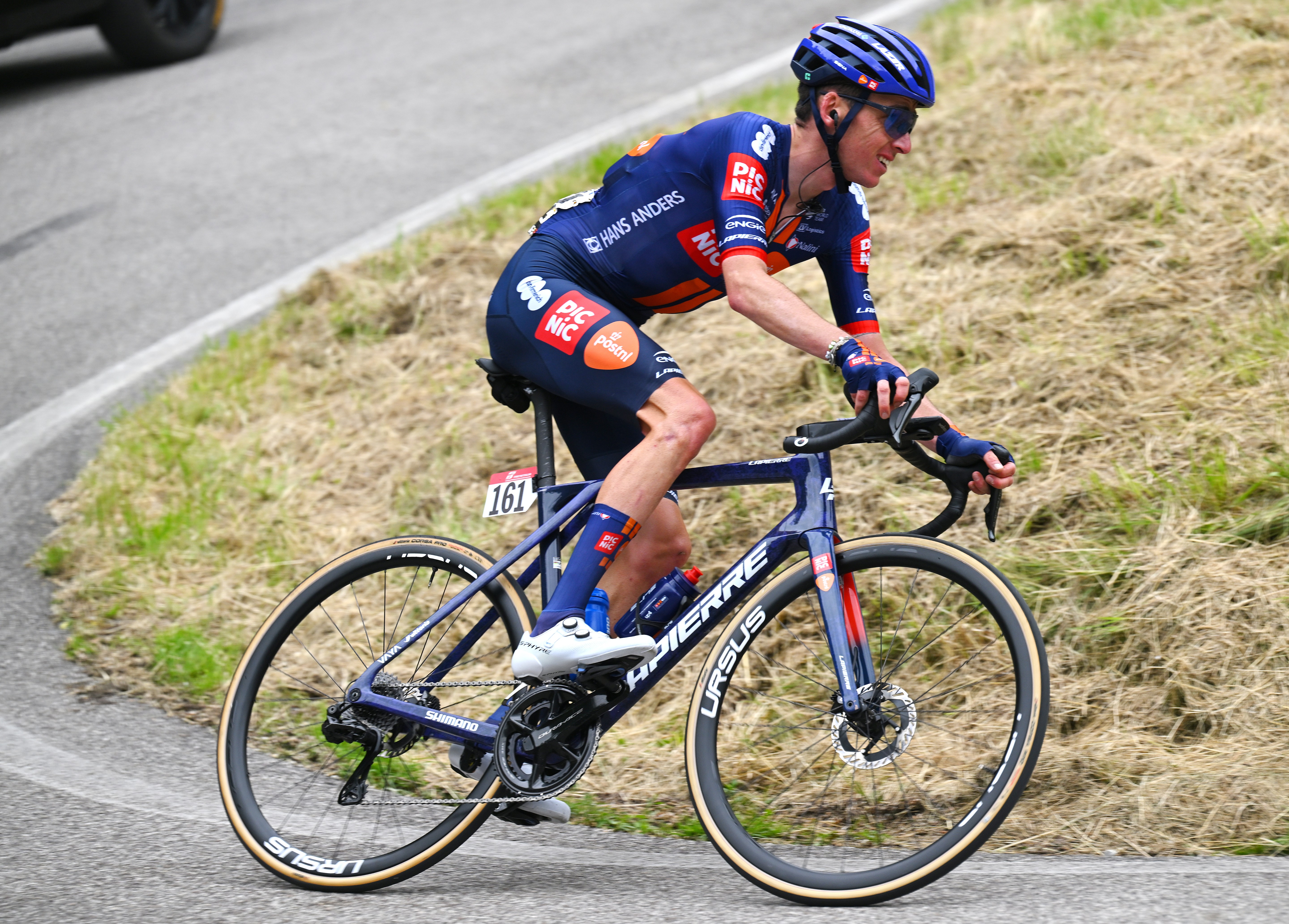 Romain Bardet racing at the Giro d'Italia