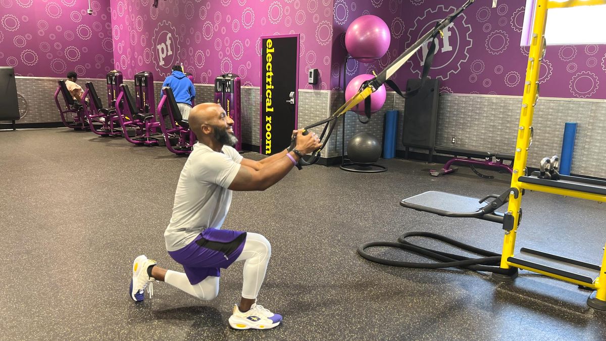 Teddy Savage starting TRX cycle jumps