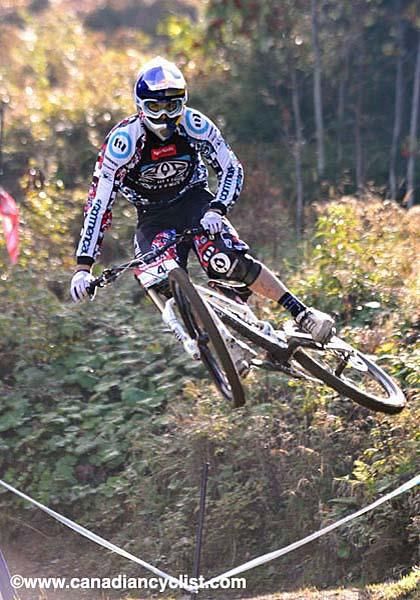 Steve Peat (Santa Cruz Syndicate) sports his new rainbow stripes.