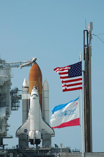 NASA Again Poised to Launch Space Shuttle Discovery