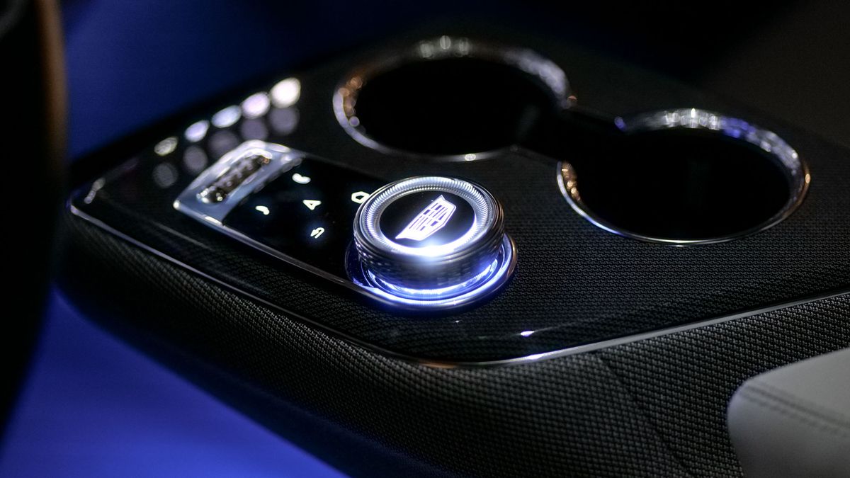 2025 Cadillac Optiq Sport 2 test drive.