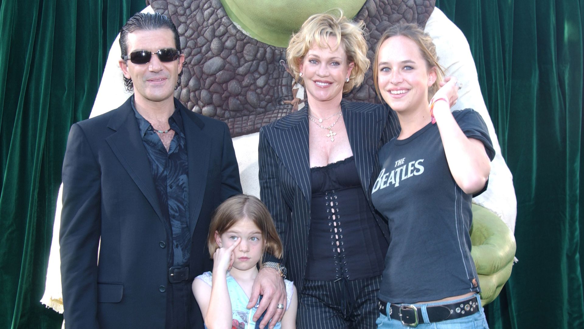 Antonio Banderas, wife Melanie Griffith, daughters Stella Banderas and Dakota Johnson in 2004